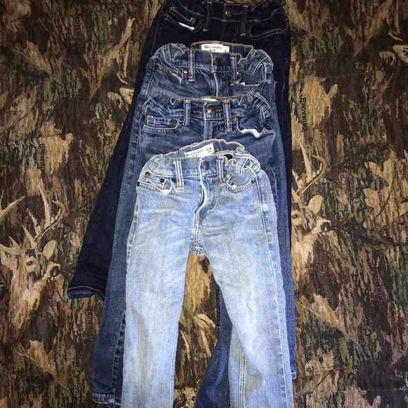 4 pairs of boys Abercrombie and Fitch kids jeans - Picture 1 of 6
